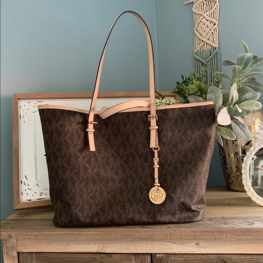 Michael Kors Jet Set Tote Bag